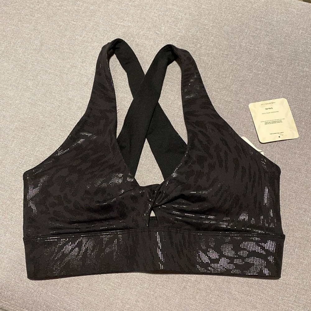 NWT Fabletics Oasis Foil bra